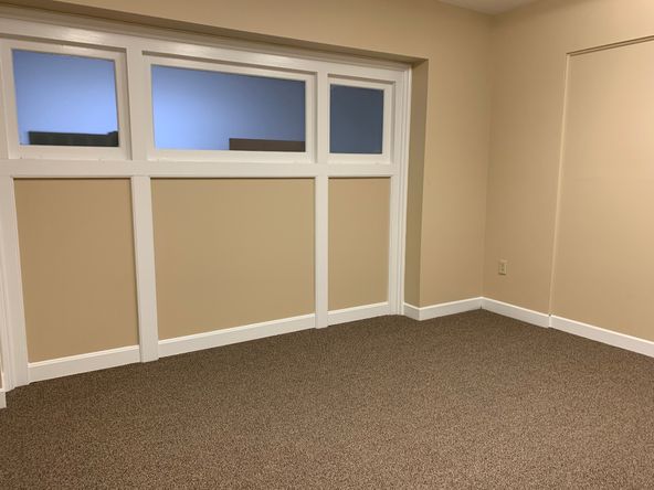 Amesbury Building : 100 Main St, Amesbury, MA 01913